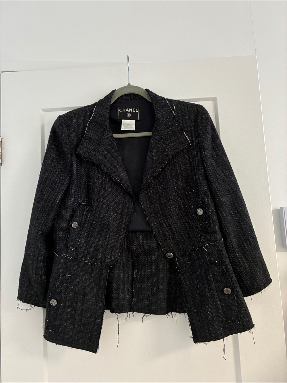 CHANEL 07/P BLACK SILK WEAVED SINGLE BREASTED JACKET WITH DETACHABLE CUFF DETAIL - Picture 5 of 9